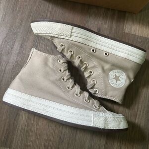 Beige Converse